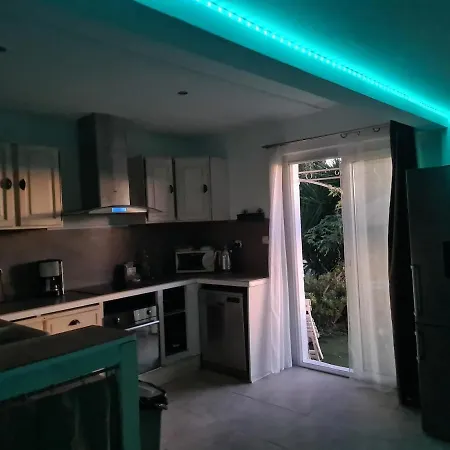 Flat With Sea View Apartment