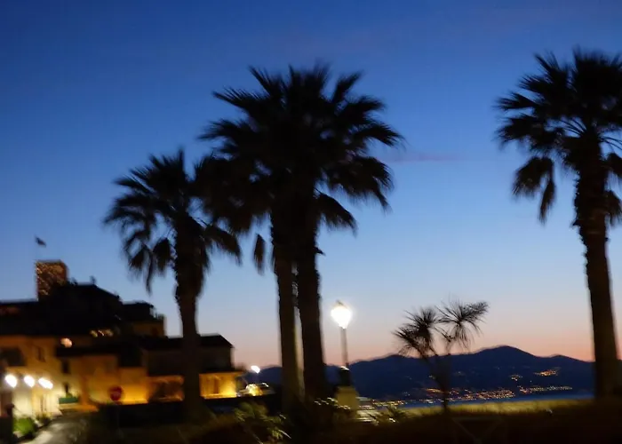 Flat With Sea View 昂蒂布