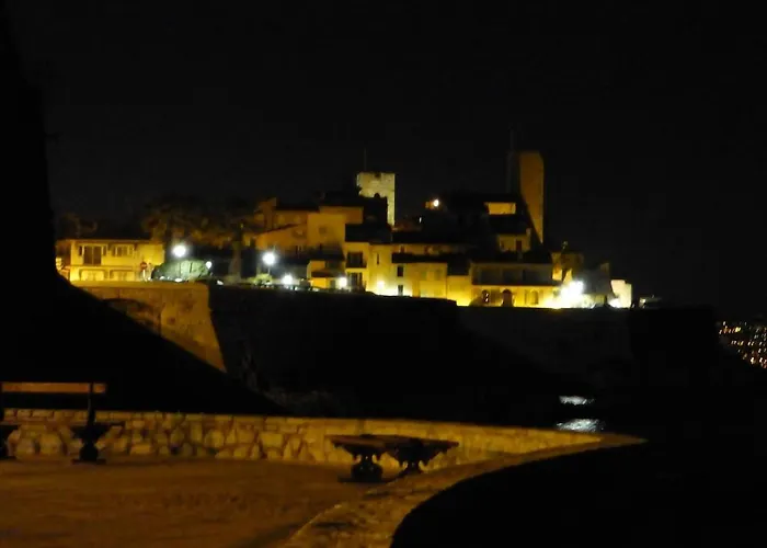 公寓 Flat With Sea View 昂蒂布