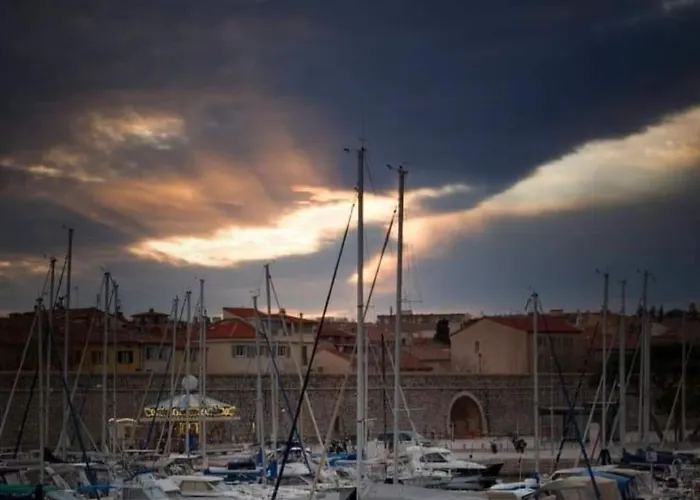 公寓 Flat With Sea View *