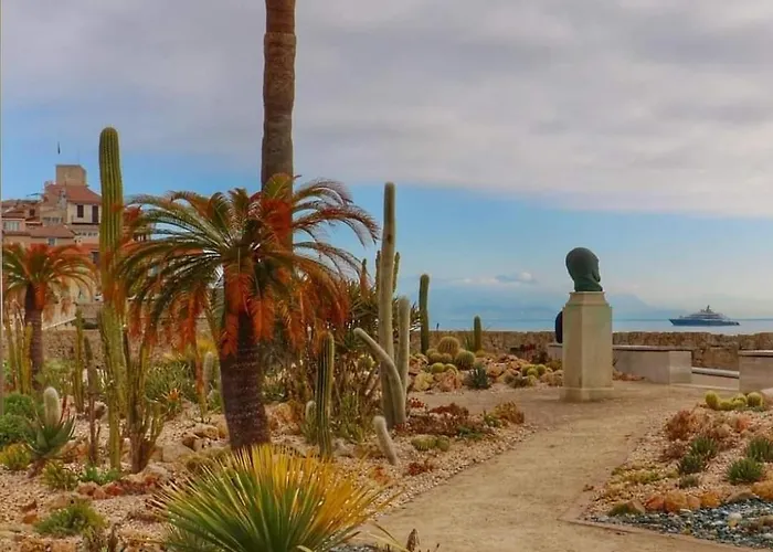 Flat With Sea View 昂蒂布